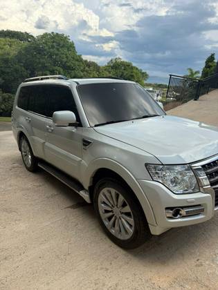 MITSUBISHI PAJERO 3.2 HPE 4X4 7 LUGARES 16V TURBO INTERCOOLER DIESEL 4P AUTOMÁTICO